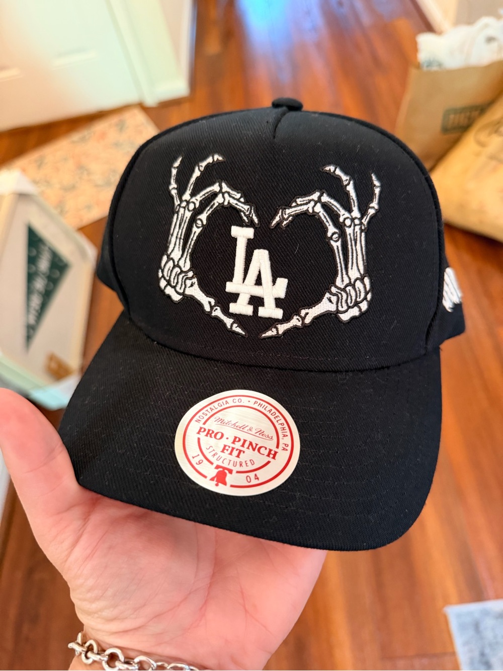Mitchell & Ness LA dodgers skeleton hand Black hat